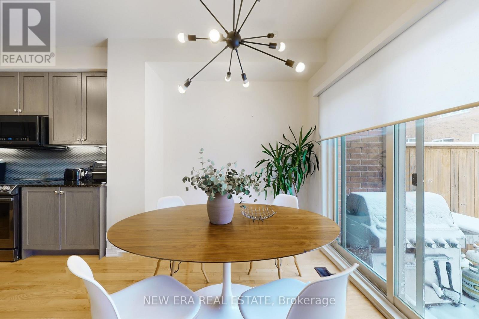 89 Thornapple Lane, Richmond Hill, Ontario  L4E 1E7 - Photo 13 - N12545534