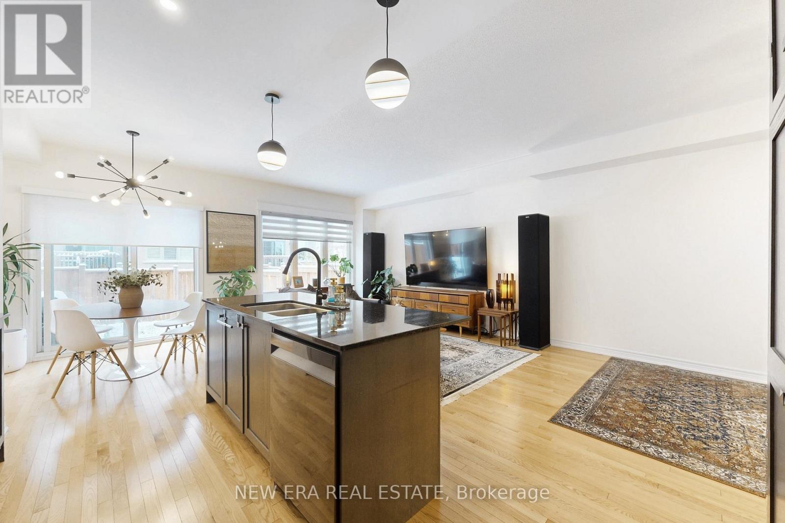 89 Thornapple Lane, Richmond Hill, Ontario  L4E 1E7 - Photo 2 - N12545534