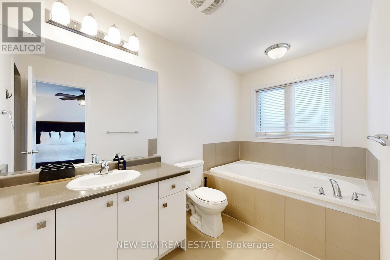 89 Thornapple Lane, Richmond Hill, Ontario  L4E 1E7 - Photo 23 - N12545534