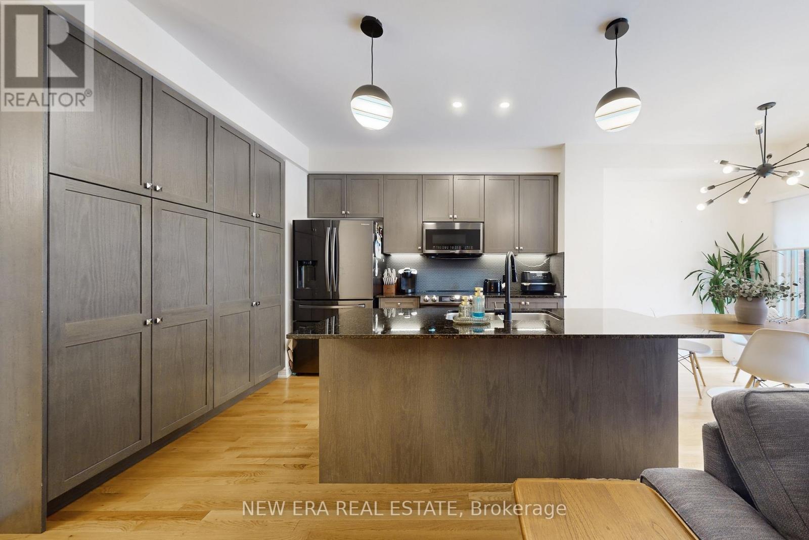 89 Thornapple Lane, Richmond Hill, Ontario  L4E 1E7 - Photo 7 - N12545534