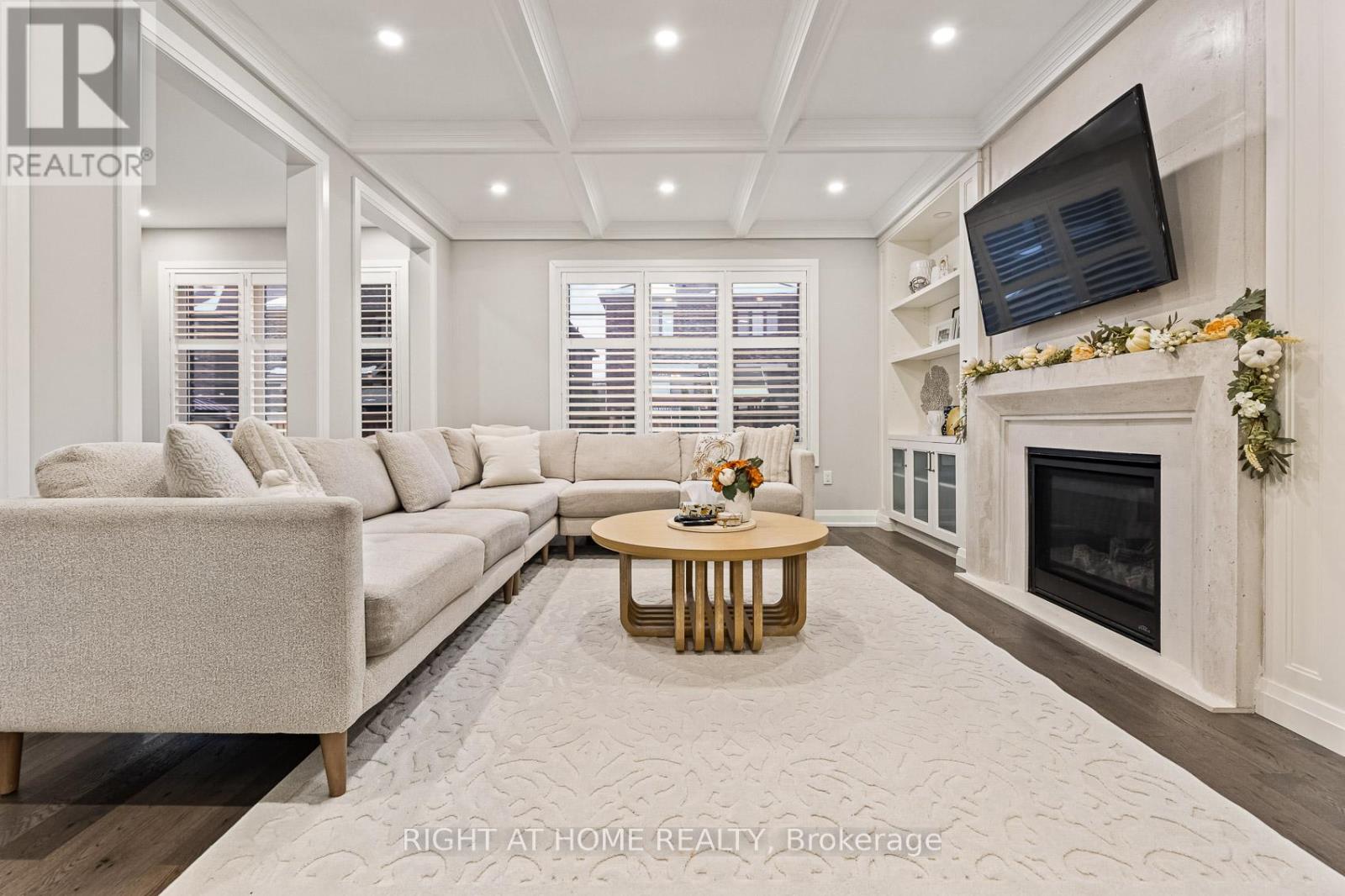 71 Ten Pines Road, Vaughan, Ontario  L4H 5B4 - Photo 11 - N12545548