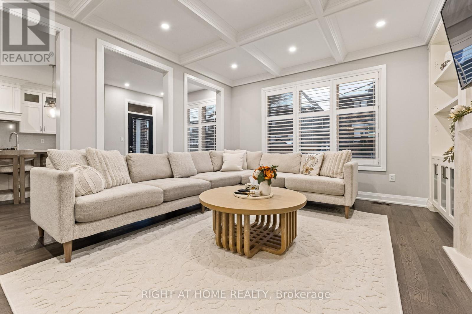 71 Ten Pines Road, Vaughan, Ontario  L4H 5B4 - Photo 12 - N12545548