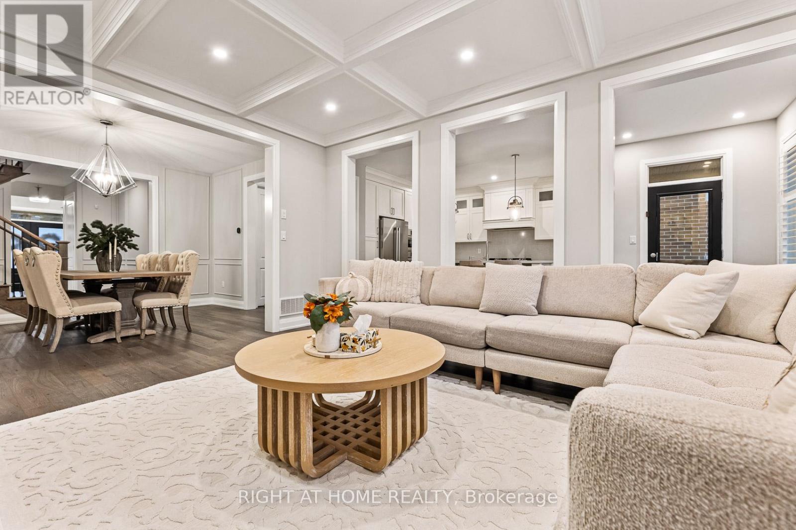 71 Ten Pines Road, Vaughan, Ontario  L4H 5B4 - Photo 13 - N12545548