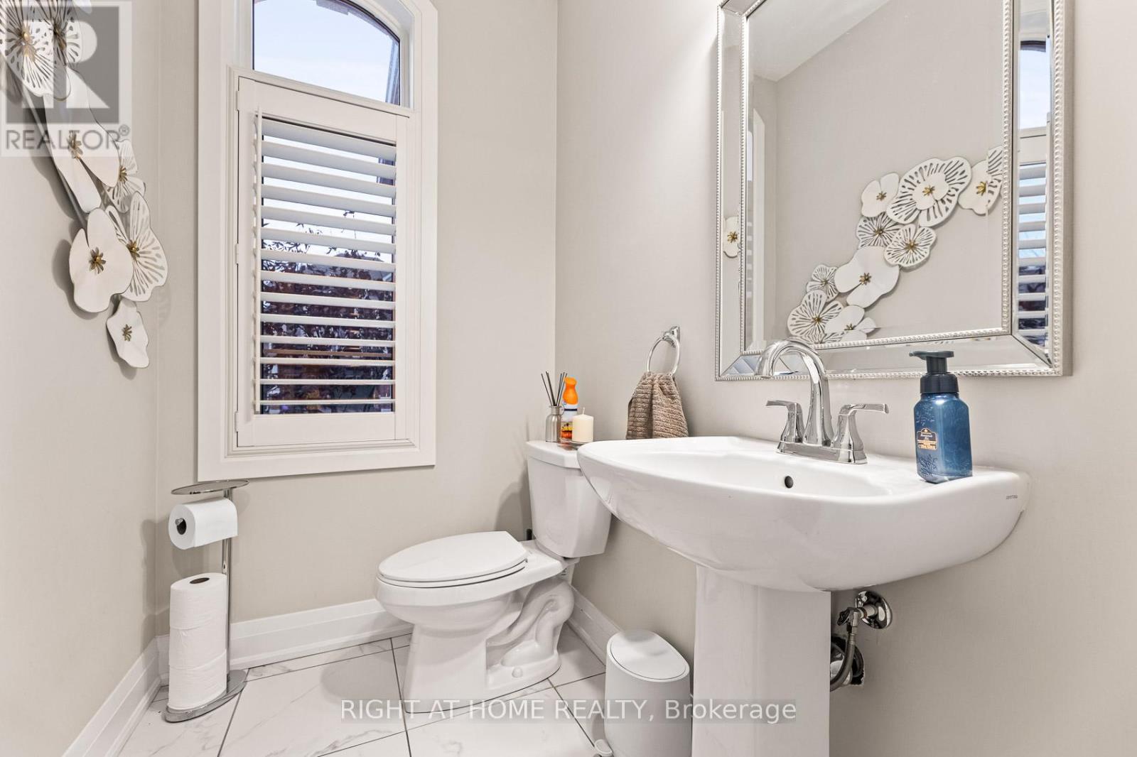 71 Ten Pines Road, Vaughan, Ontario  L4H 5B4 - Photo 7 - N12545548