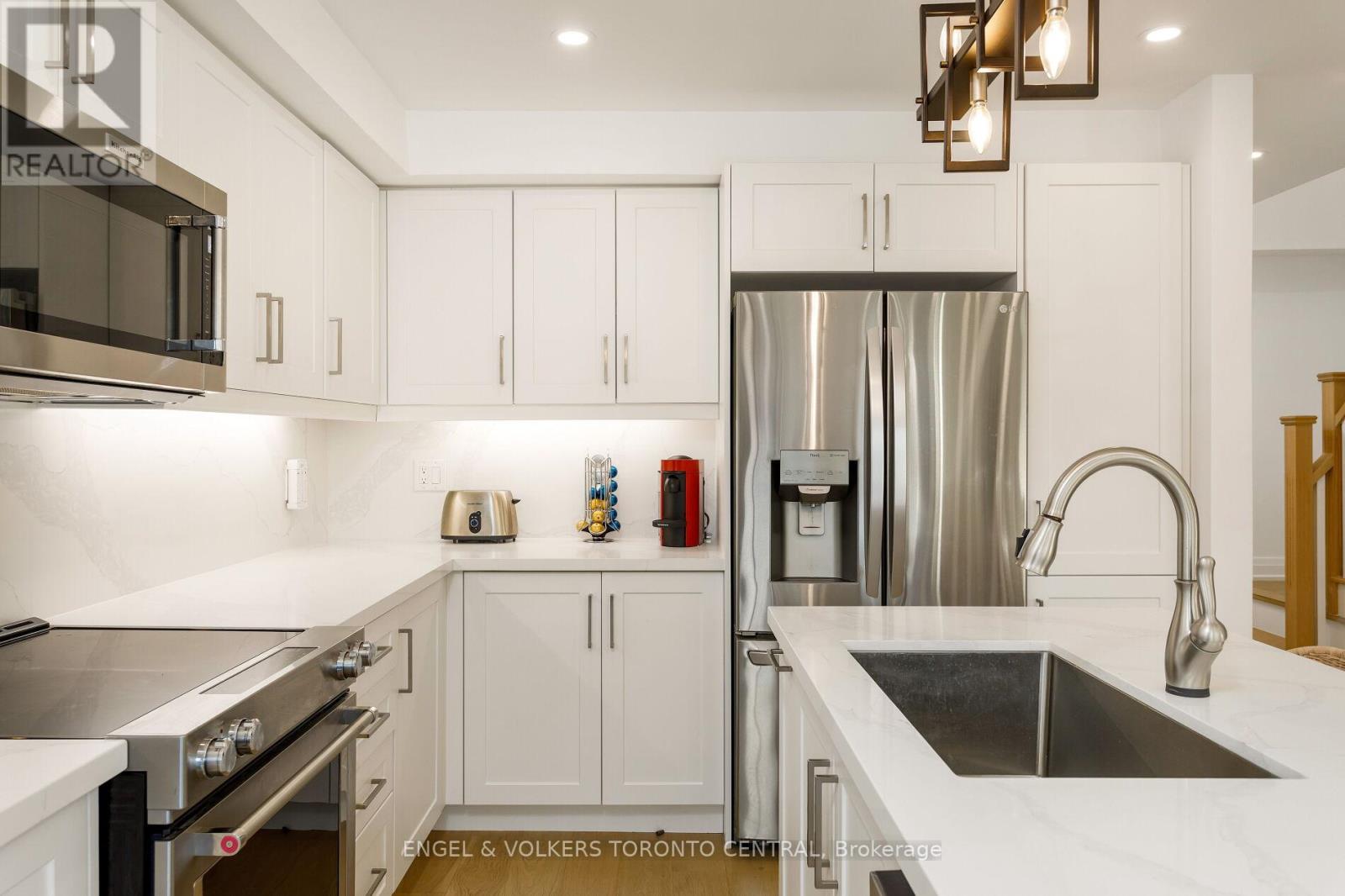 41 Gianmarco Way, Vaughan, Ontario  L6A 3J3 - Photo 12 - N12545586