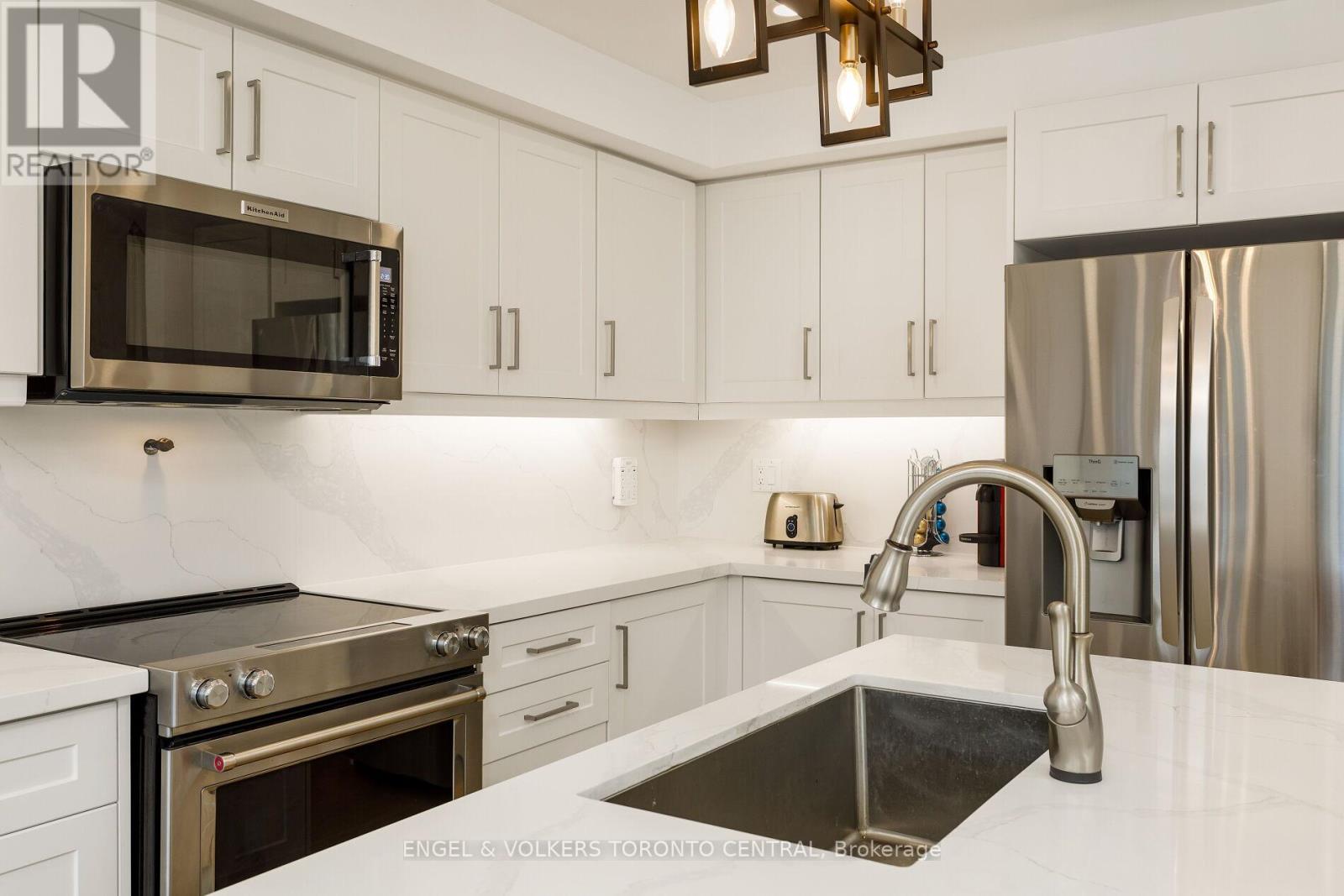 41 Gianmarco Way, Vaughan, Ontario  L6A 3J3 - Photo 13 - N12545586