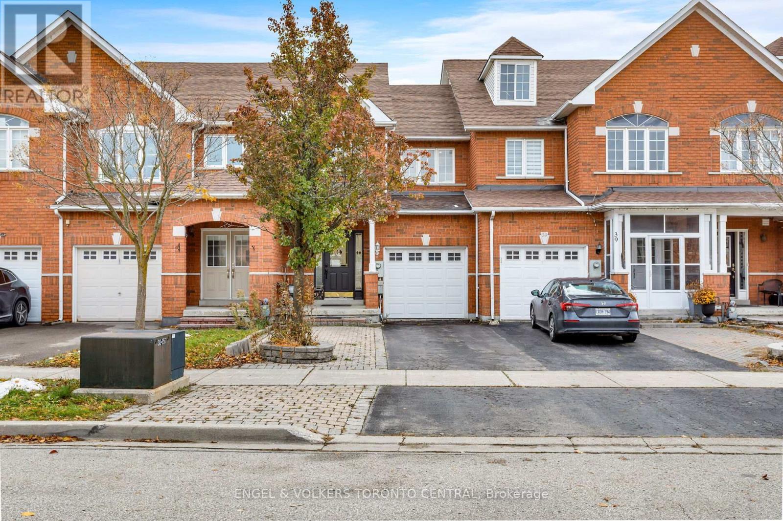 41 Gianmarco Way, Vaughan, Ontario  L6A 3J3 - Photo 2 - N12545586