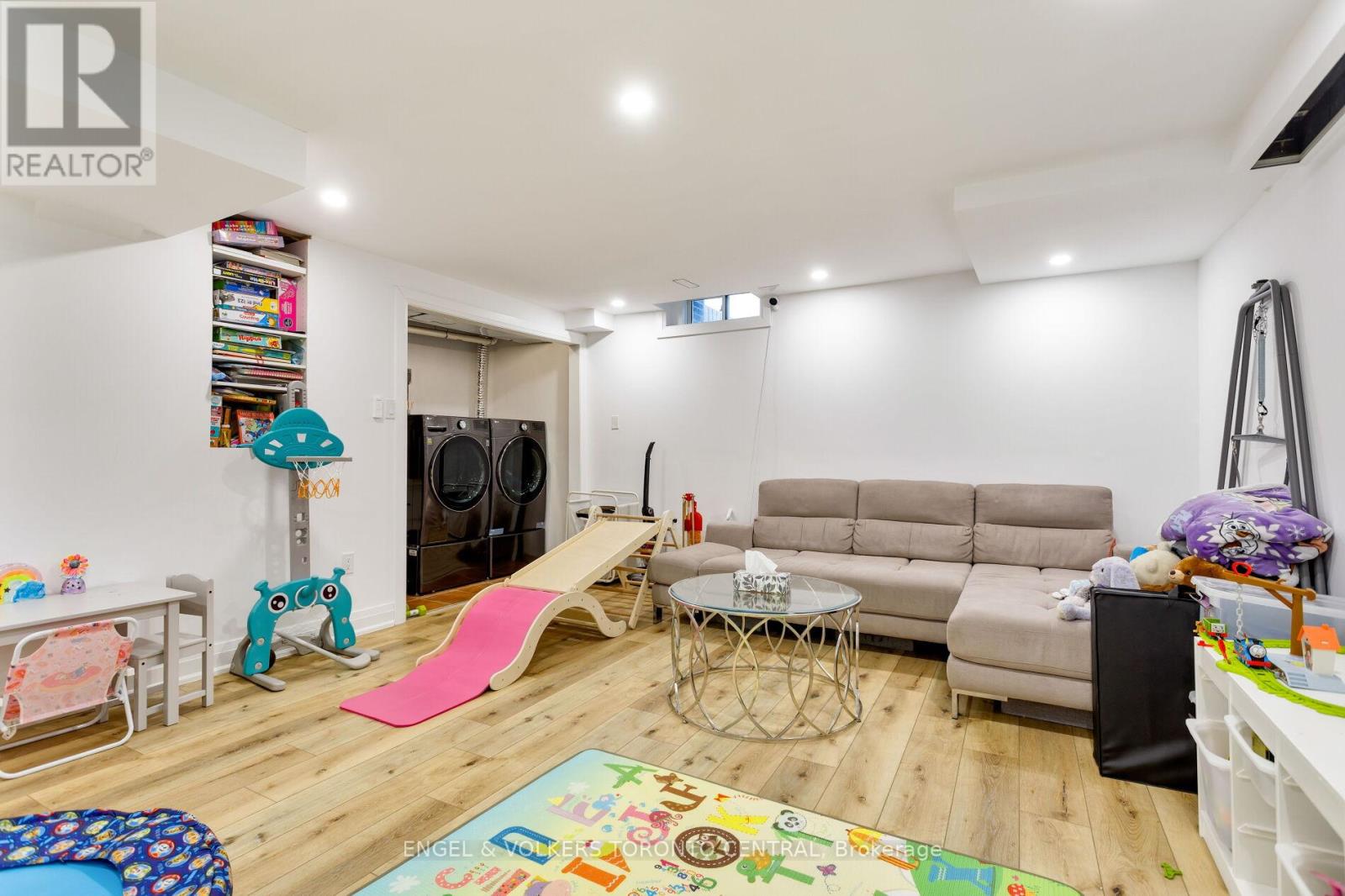 41 Gianmarco Way, Vaughan, Ontario  L6A 3J3 - Photo 34 - N12545586