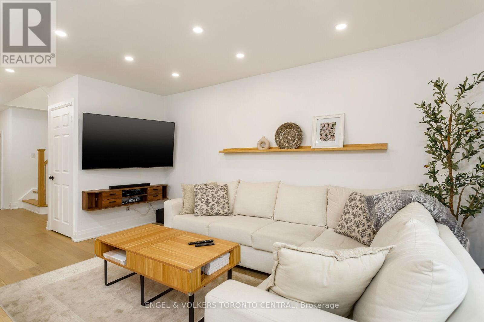 41 Gianmarco Way, Vaughan, Ontario  L6A 3J3 - Photo 5 - N12545586