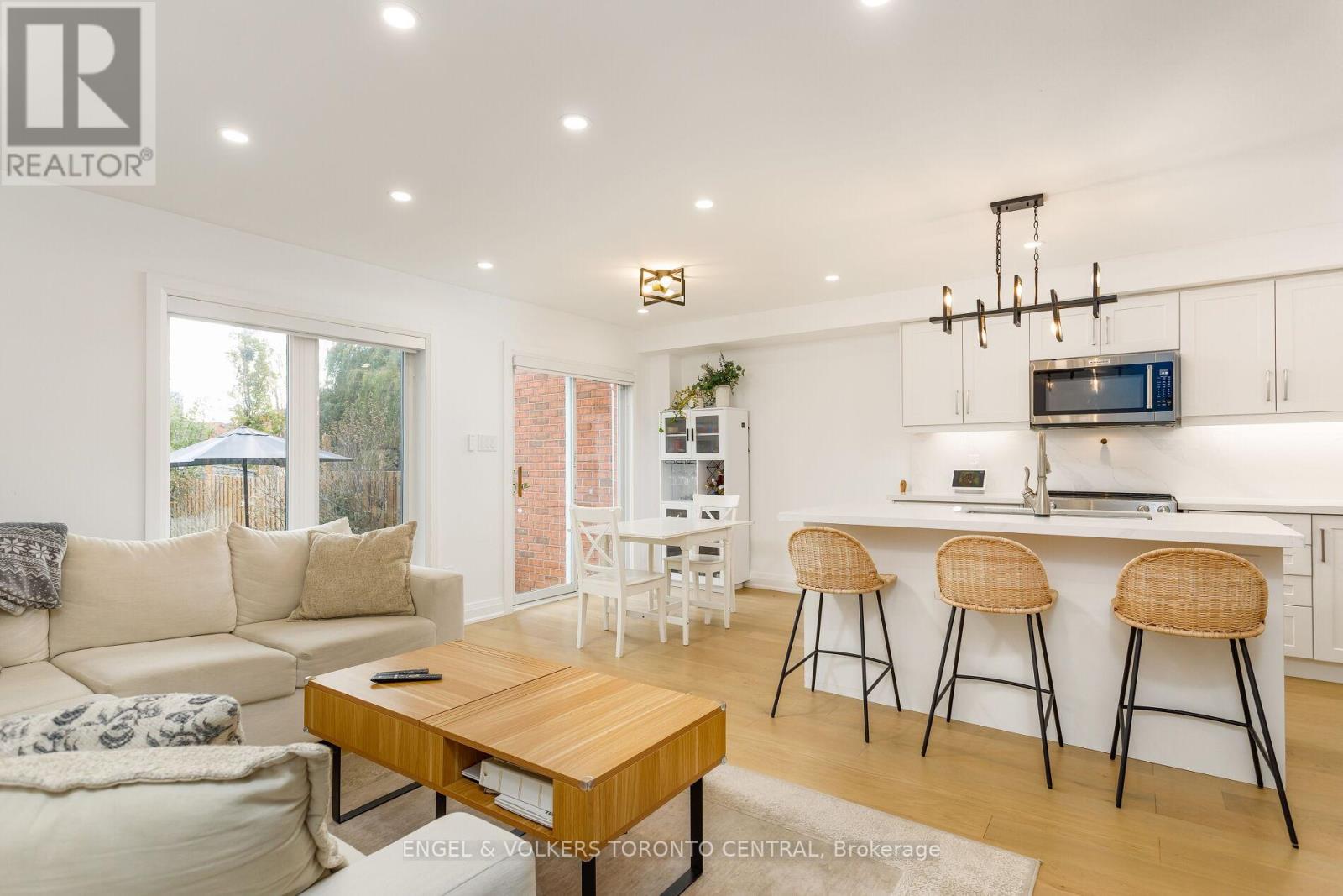 41 Gianmarco Way, Vaughan, Ontario  L6A 3J3 - Photo 8 - N12545586