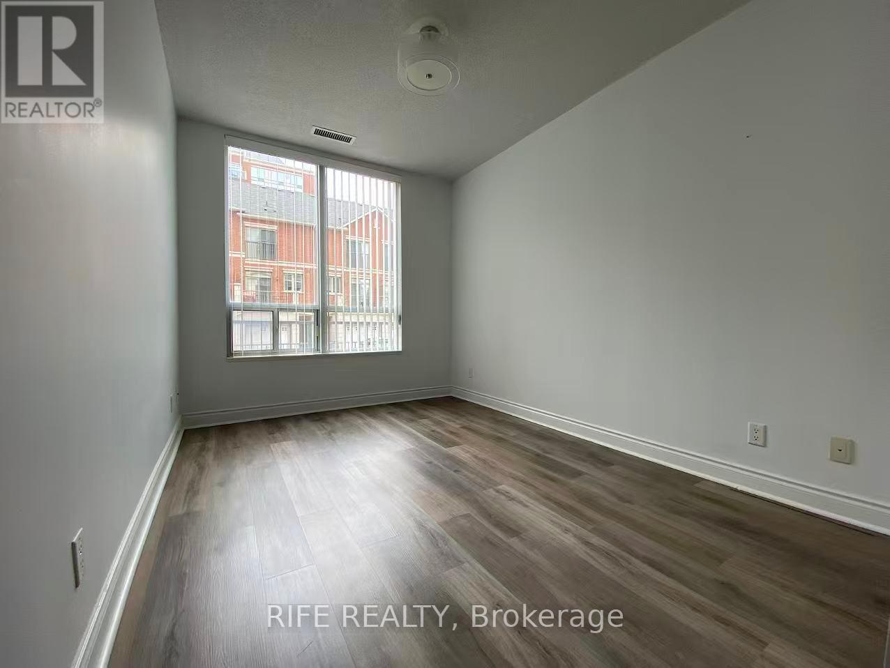 102 - 39 Galleria Parkway, Markham, Ontario  L3T 0A6 - Photo 7 - N12545648