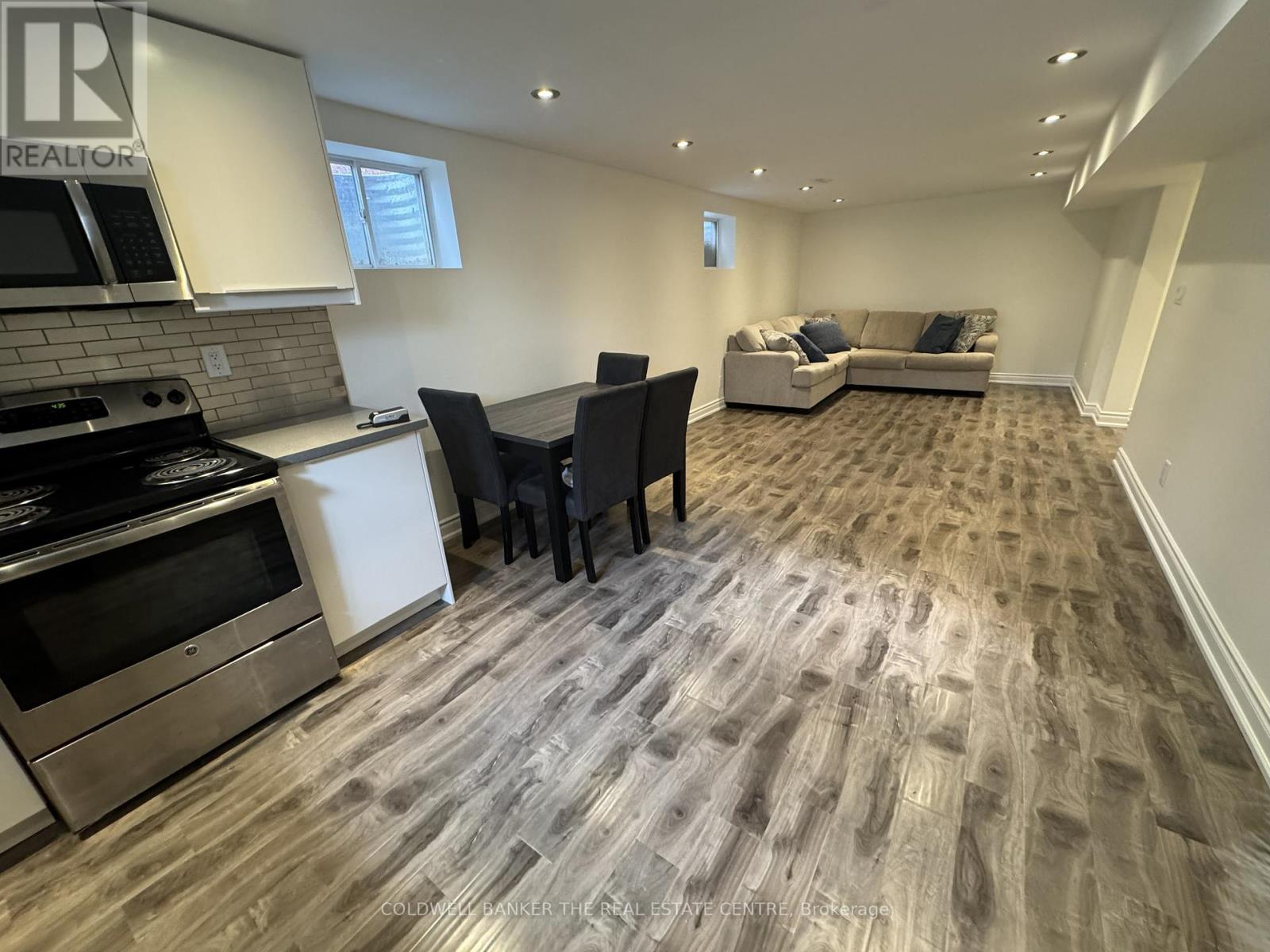 71 Golf Links Drive, Aurora, Ontario  L4G 3V4 - Photo 3 - N12545654