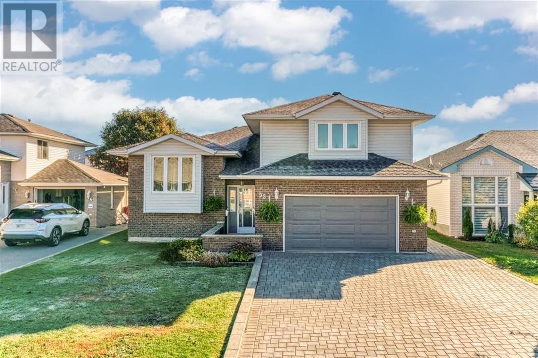 92 Ravina Avenue, Garson, Ontario