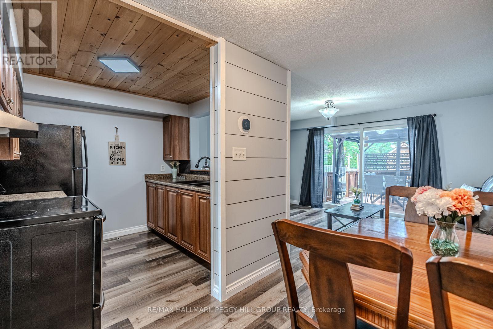 193 Nathan Crescent, Barrie, Ontario  L4N 0S4 - Photo 6 - S12545650