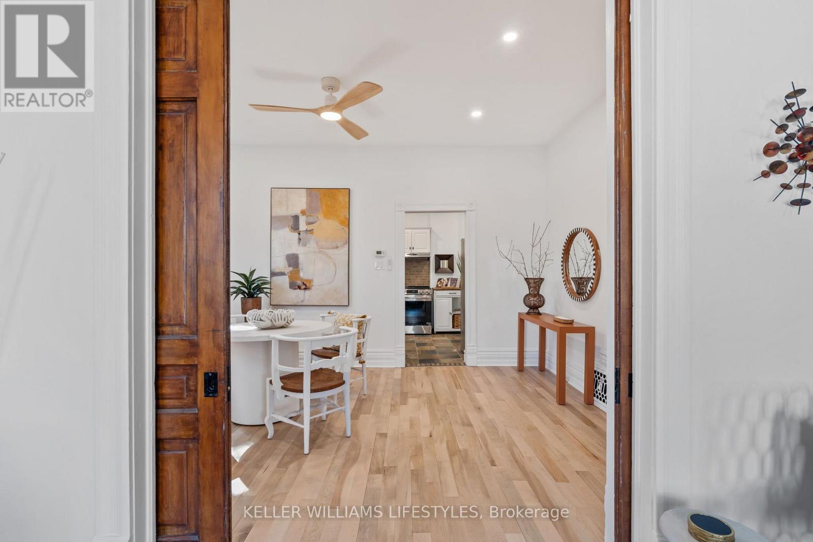 Photo 9 of 37 for 951 Lorne Avenue