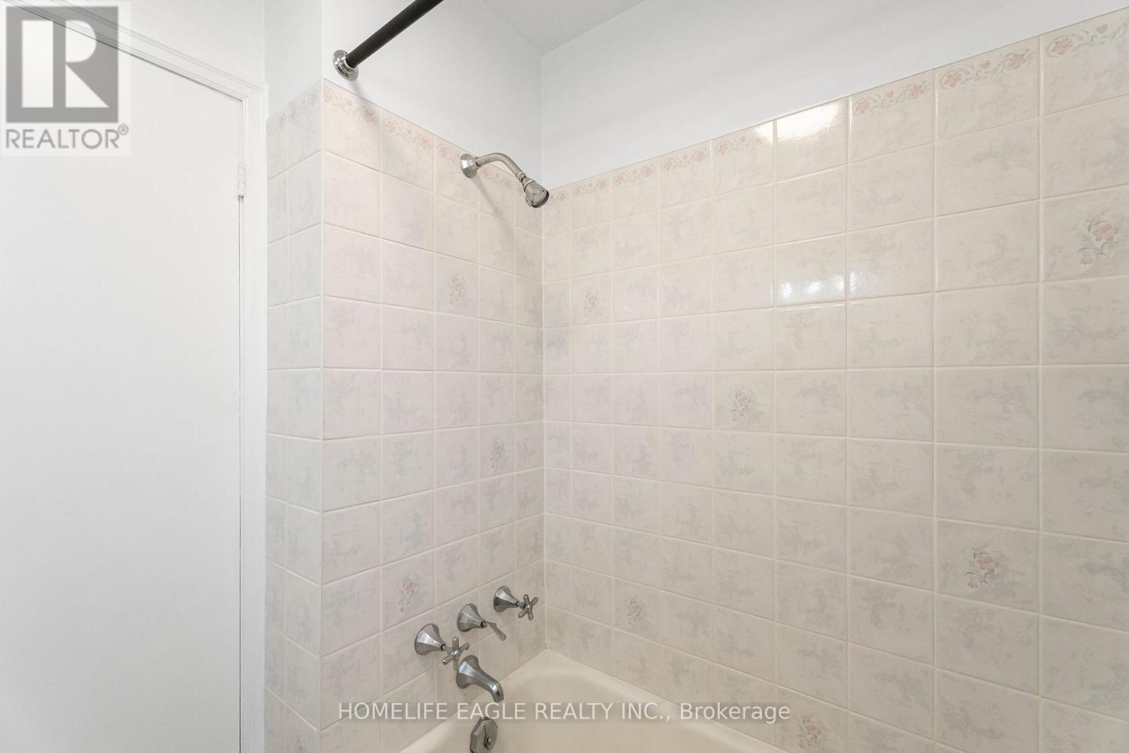 46 Athol Avenue, Toronto, Ontario  M8Z 2A4 - Photo 12 - W12545542