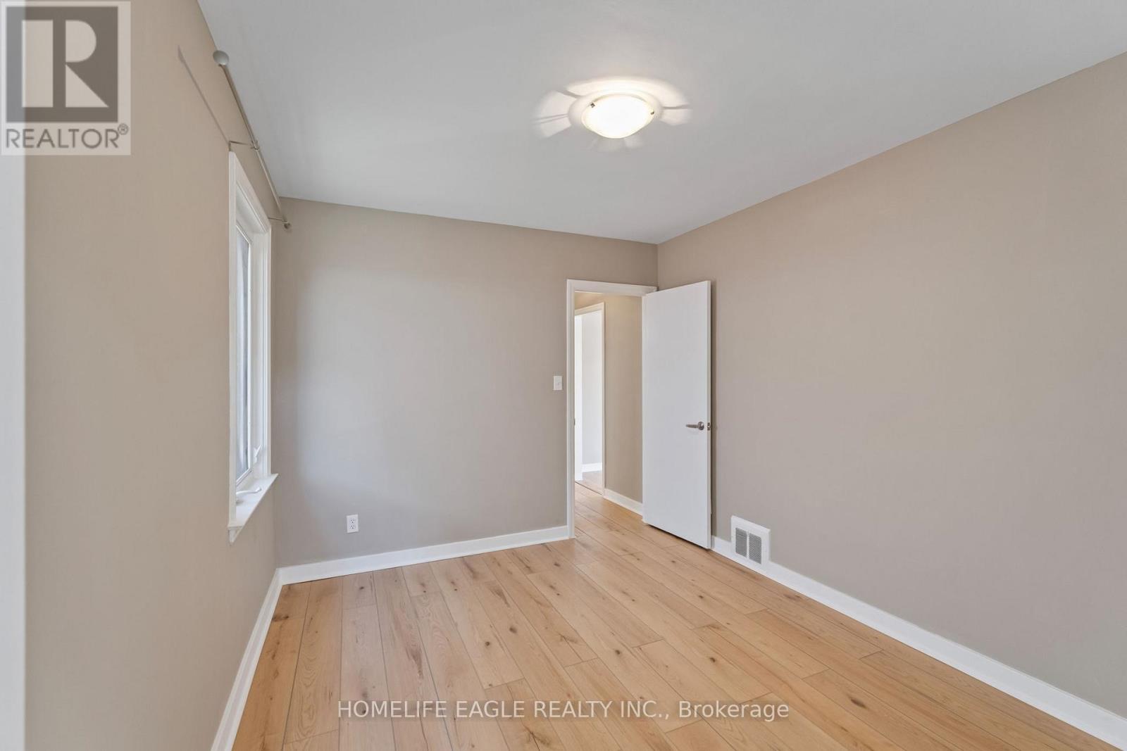 46 Athol Avenue, Toronto, Ontario  M8Z 2A4 - Photo 13 - W12545542