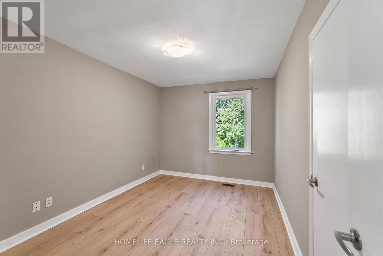 46 Athol Avenue, Toronto, Ontario  M8Z 2A4 - Photo 9 - W12545542