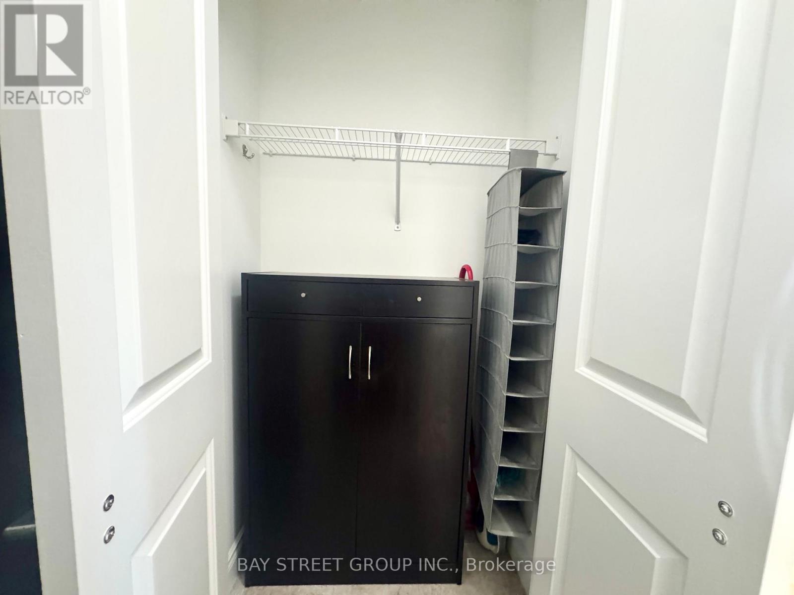 507 - 25 Earlington Avenue, Toronto, Ontario  M8X 3A3 - Photo 6 - W12545554