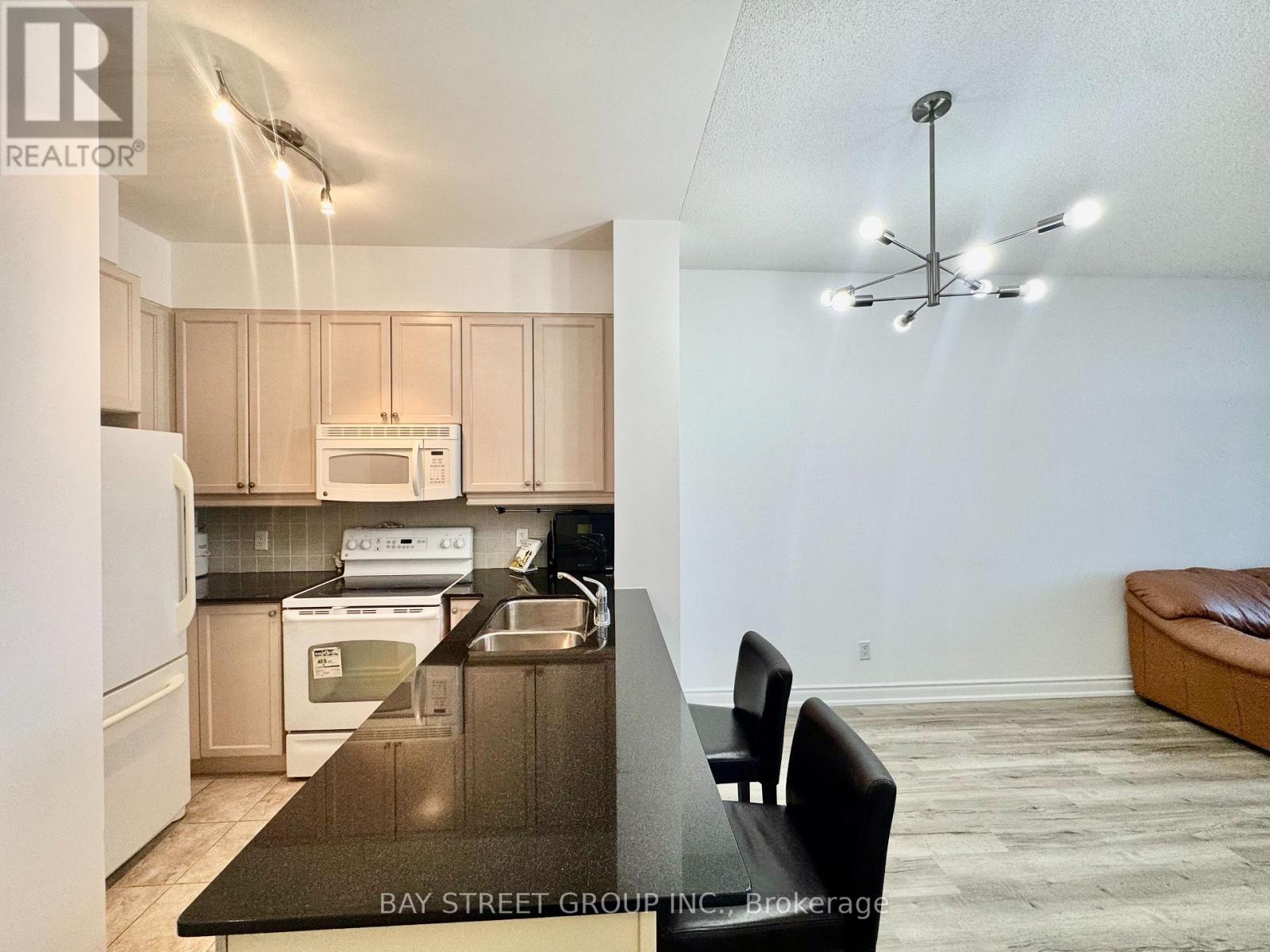 507 - 25 Earlington Avenue, Toronto, Ontario  M8X 3A3 - Photo 7 - W12545554