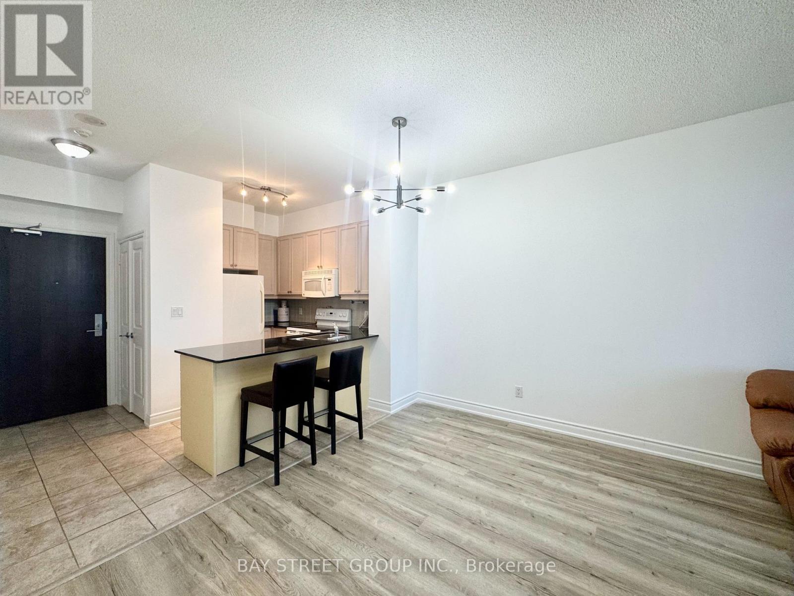 507 - 25 Earlington Avenue, Toronto, Ontario  M8X 3A3 - Photo 8 - W12545554