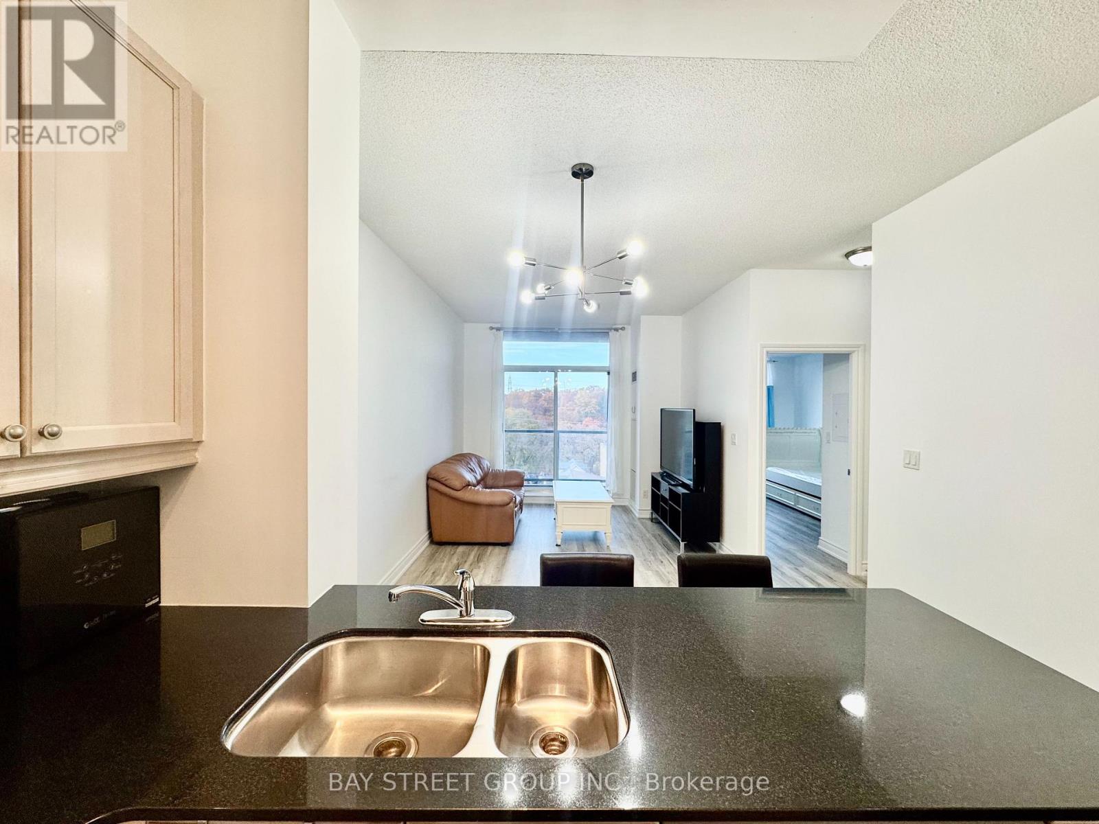 507 - 25 Earlington Avenue, Toronto, Ontario  M8X 3A3 - Photo 9 - W12545554