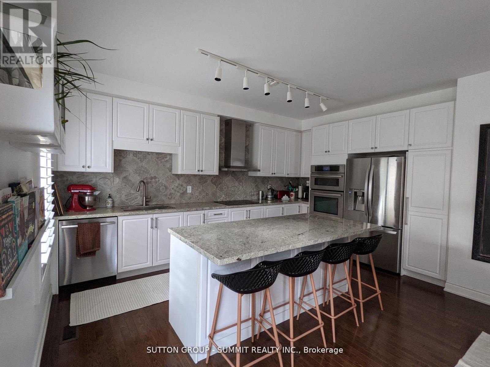 5456 Oscar Peterson Boulevard, Mississauga, Ontario  L5M 0W2 - Photo 10 - W12545562