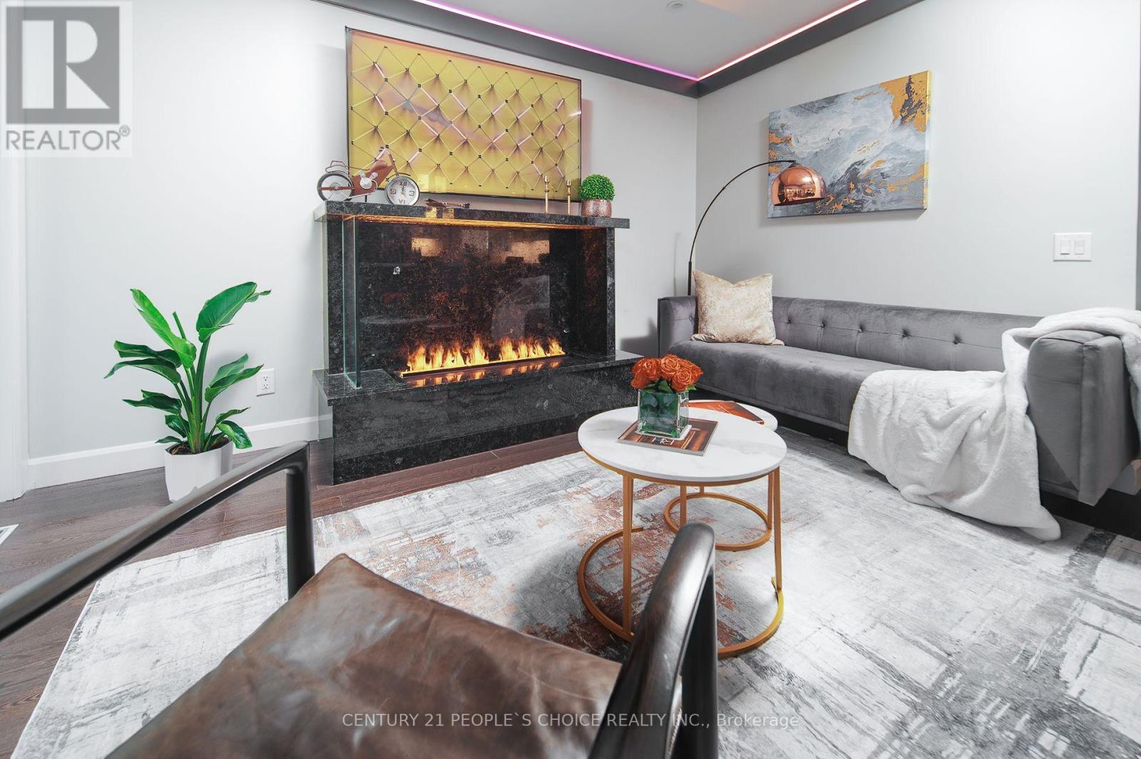 37 Bentworth Avenue, Toronto, Ontario  M6A 1P1 - Photo 10 - W12545590