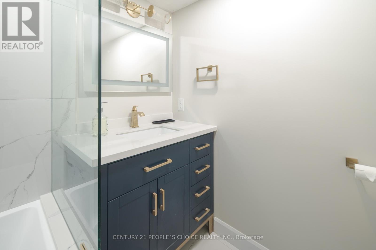 37 Bentworth Avenue, Toronto, Ontario  M6A 1P1 - Photo 23 - W12545590