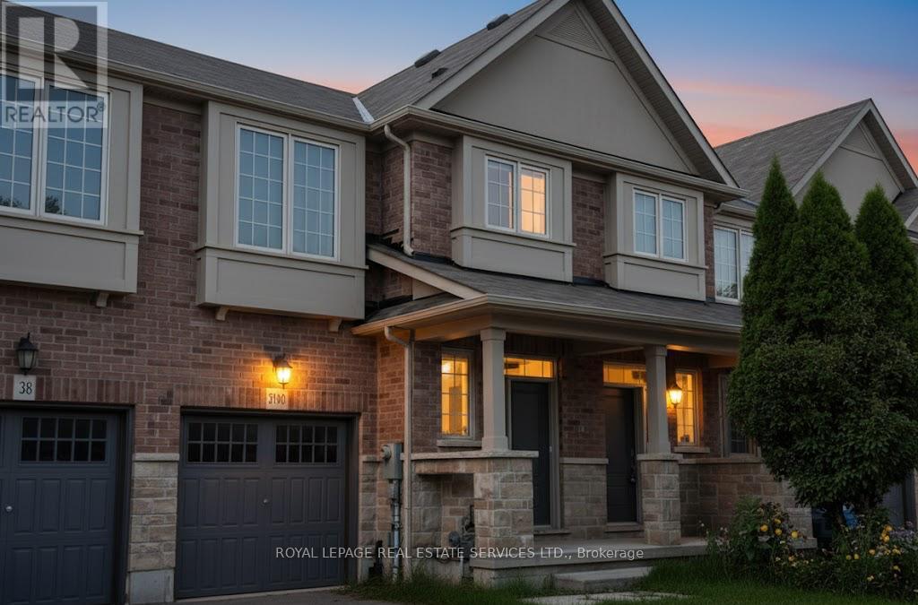 3140 Blackfriar Common, Oakville, Ontario  L6H 0P8 - Photo 2 - W12545596