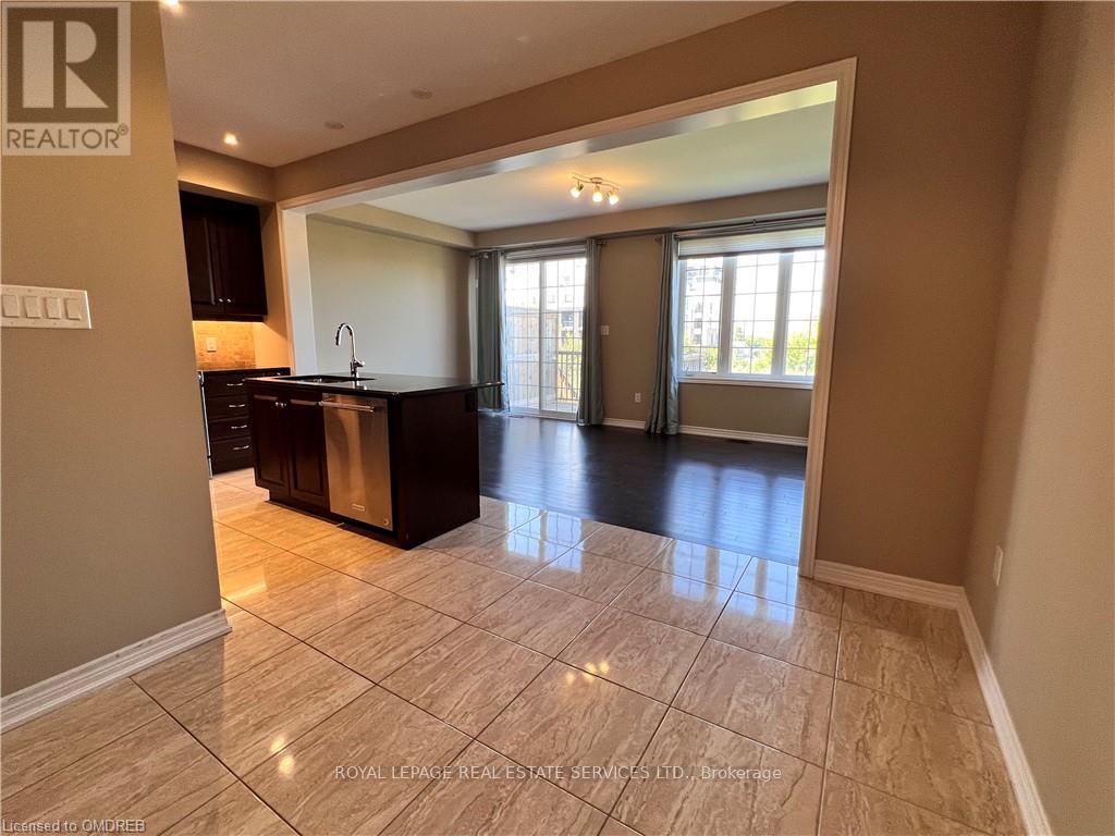 3140 Blackfriar Common, Oakville, Ontario  L6H 0P8 - Photo 4 - W12545596