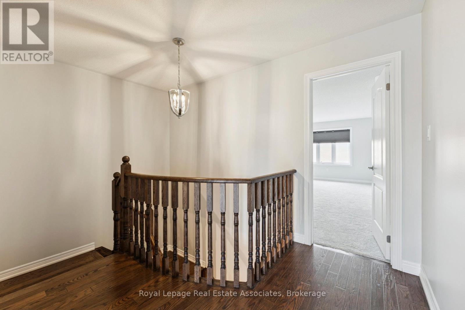 12 Diamond Leaf Lane, Halton Hills, Ontario  L7G 0G7 - Photo 18 - W12545618