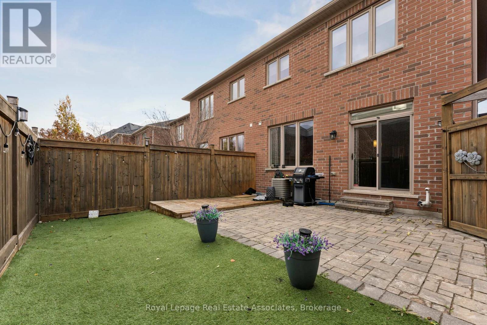 12 Diamond Leaf Lane, Halton Hills, Ontario  L7G 0G7 - Photo 33 - W12545618