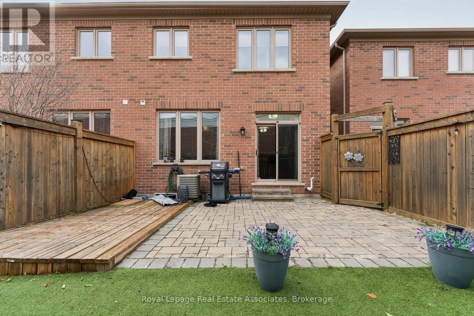 12 Diamond Leaf Lane, Halton Hills, Ontario  L7G 0G7 - Photo 34 - W12545618