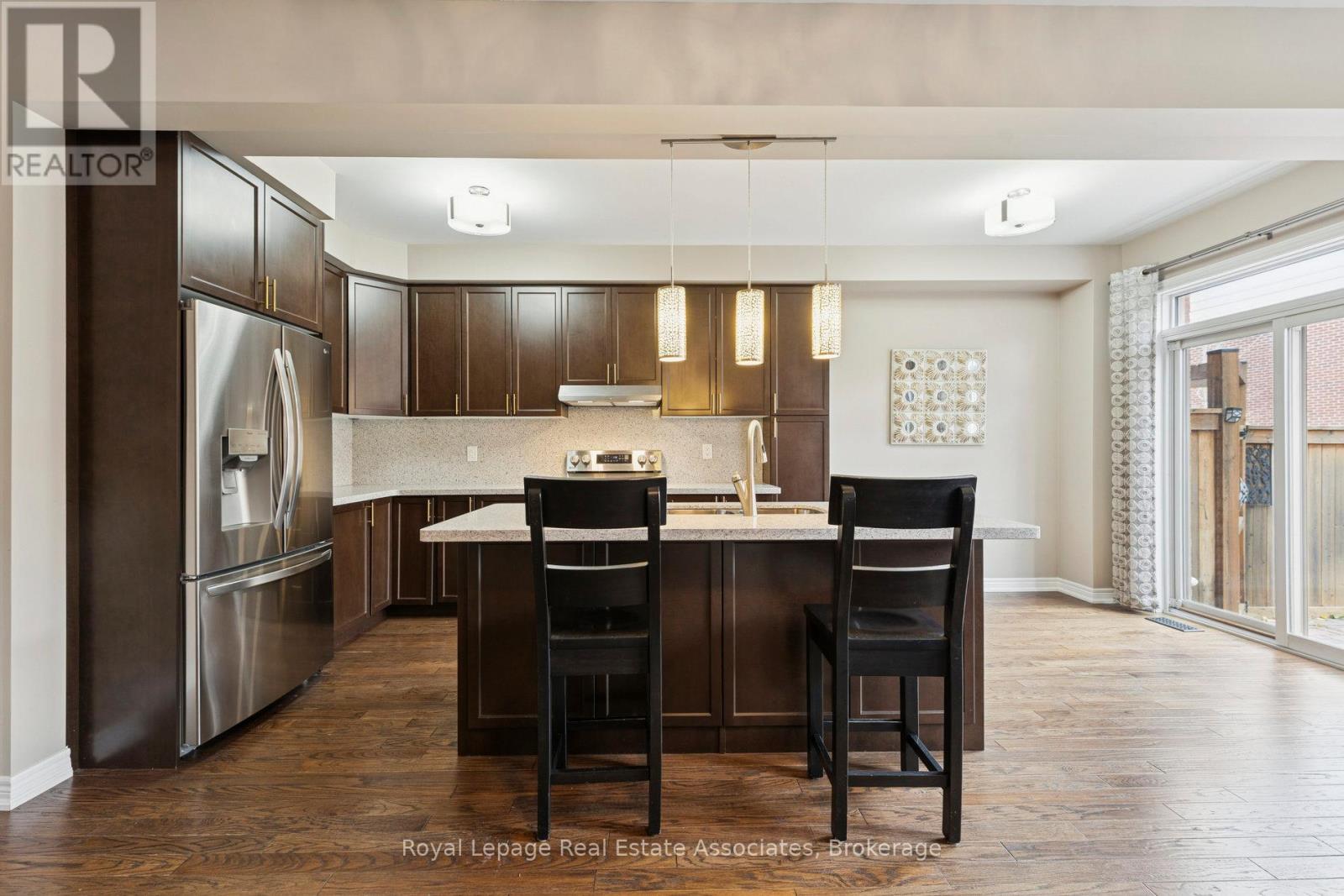 12 Diamond Leaf Lane, Halton Hills, Ontario  L7G 0G7 - Photo 5 - W12545618