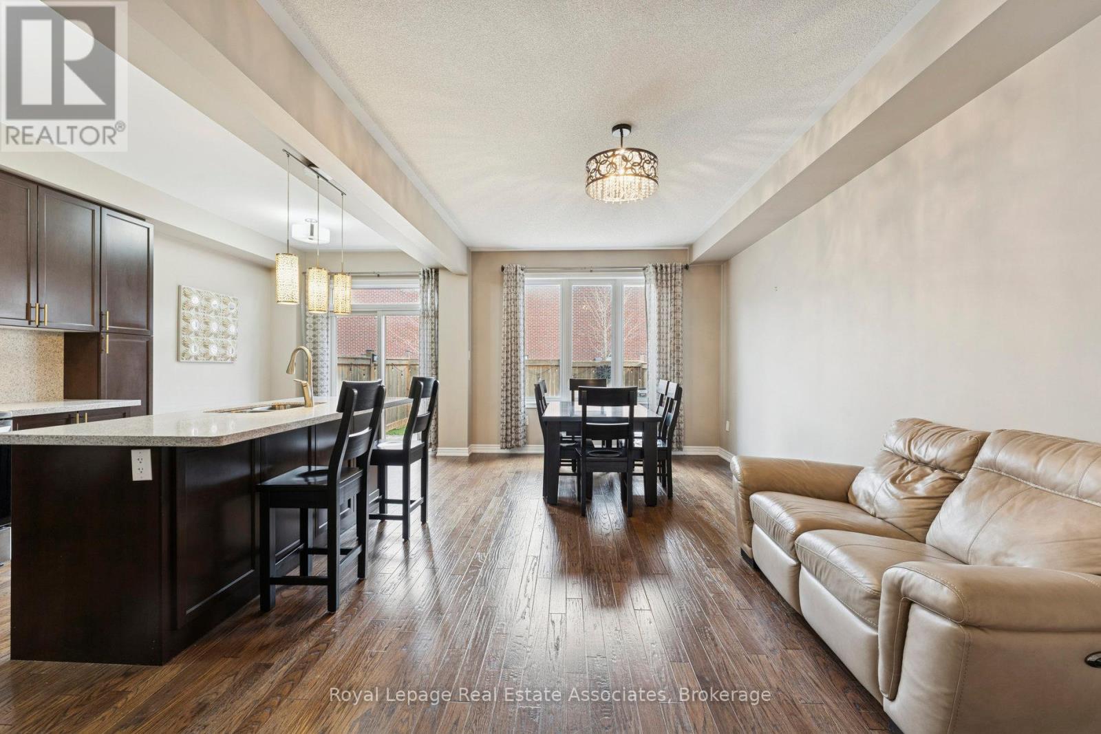 12 Diamond Leaf Lane, Halton Hills, Ontario  L7G 0G7 - Photo 9 - W12545618