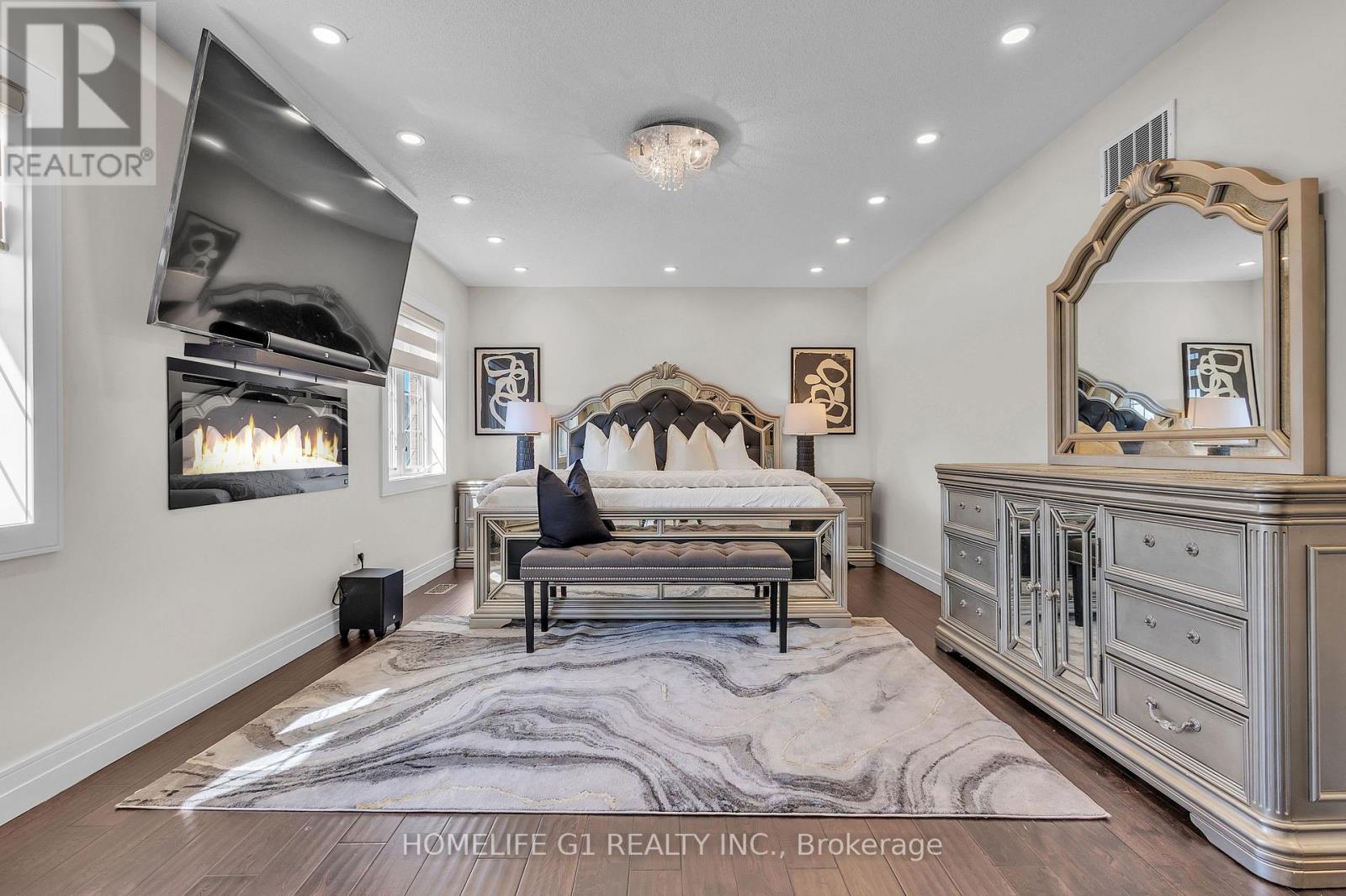 29 Sixteen Mile Drive, Oakville, Ontario L6M 0S8 - Photo 16 - W12545638