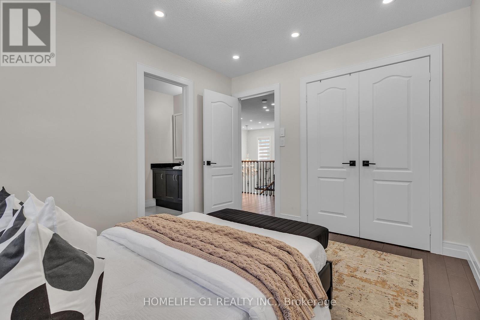 29 Sixteen Mile Drive, Oakville, Ontario L6M 0S8 - Photo 20 - W12545638