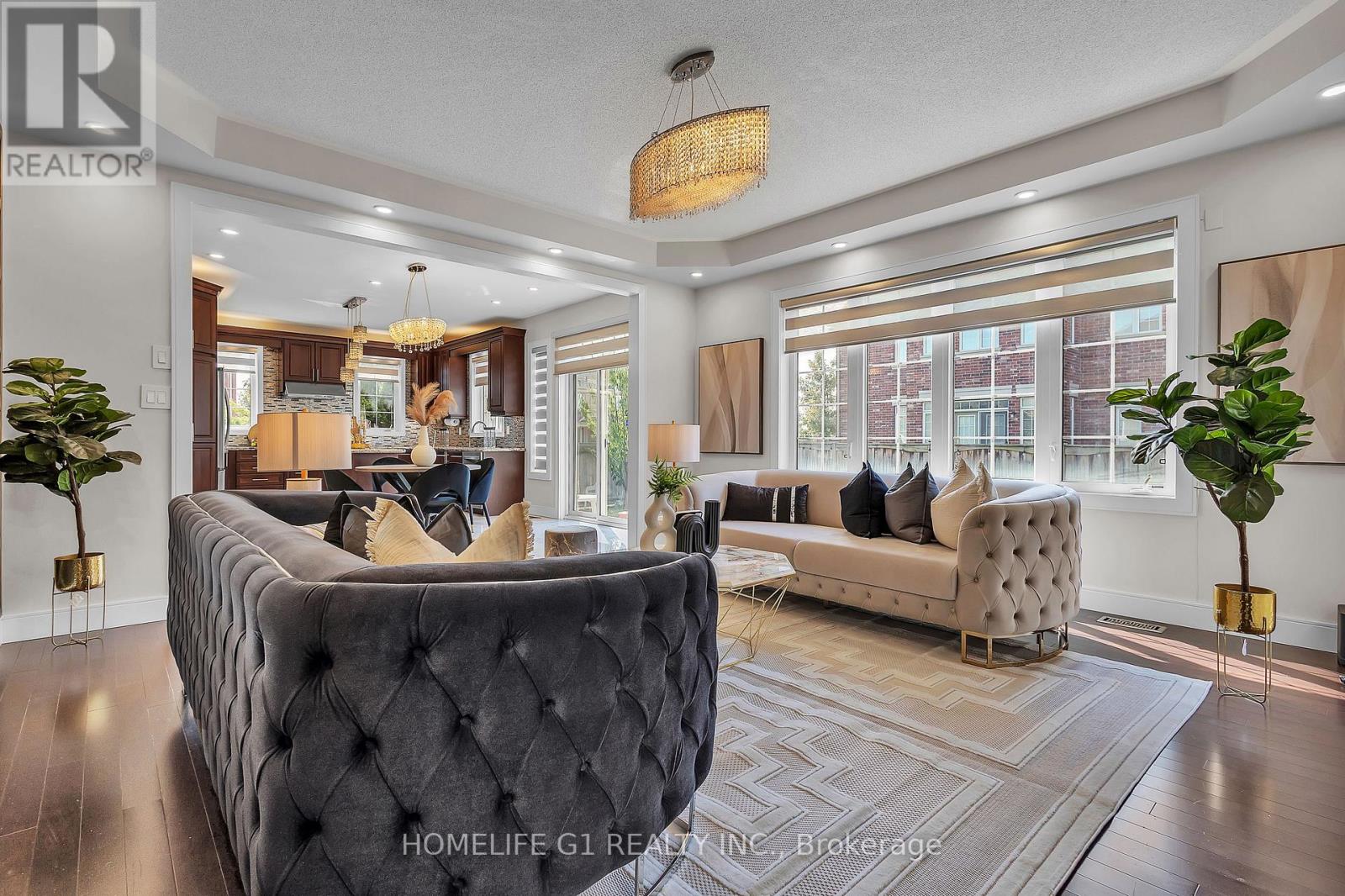 29 Sixteen Mile Drive, Oakville, Ontario L6M 0S8 - Photo 9 - W12545638