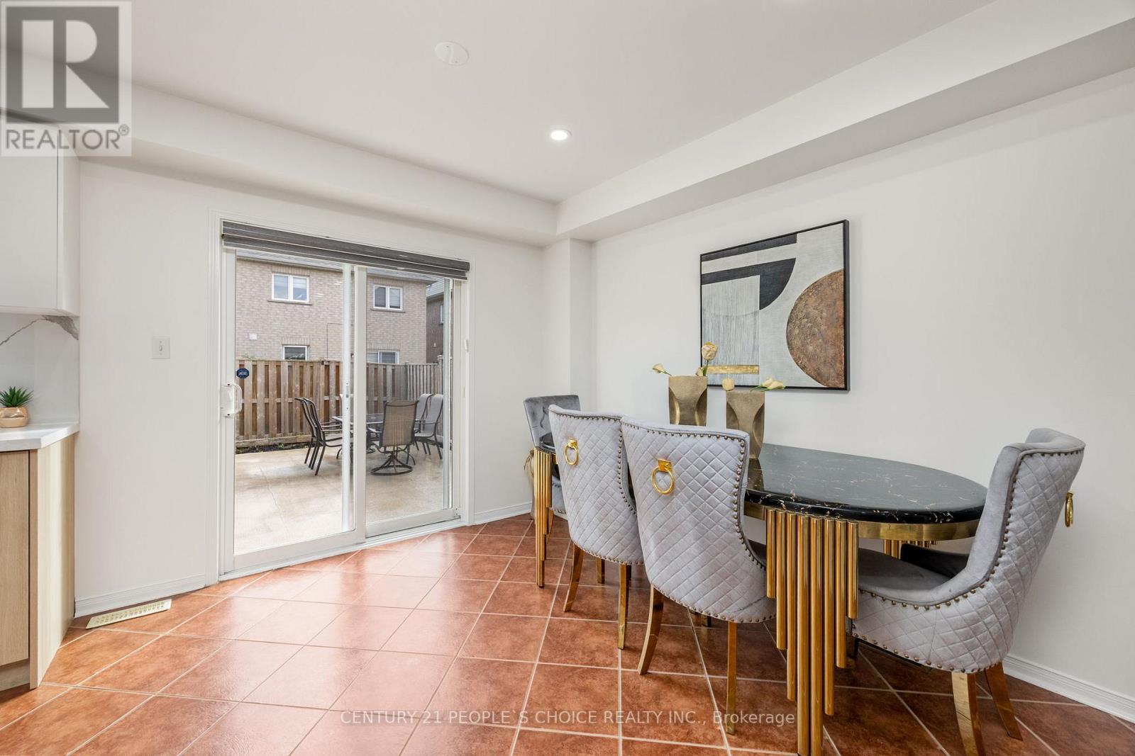 25 Trumpet Valley Boulevard, Brampton, Ontario  L7A 3P4 - Photo 4 - W12545644