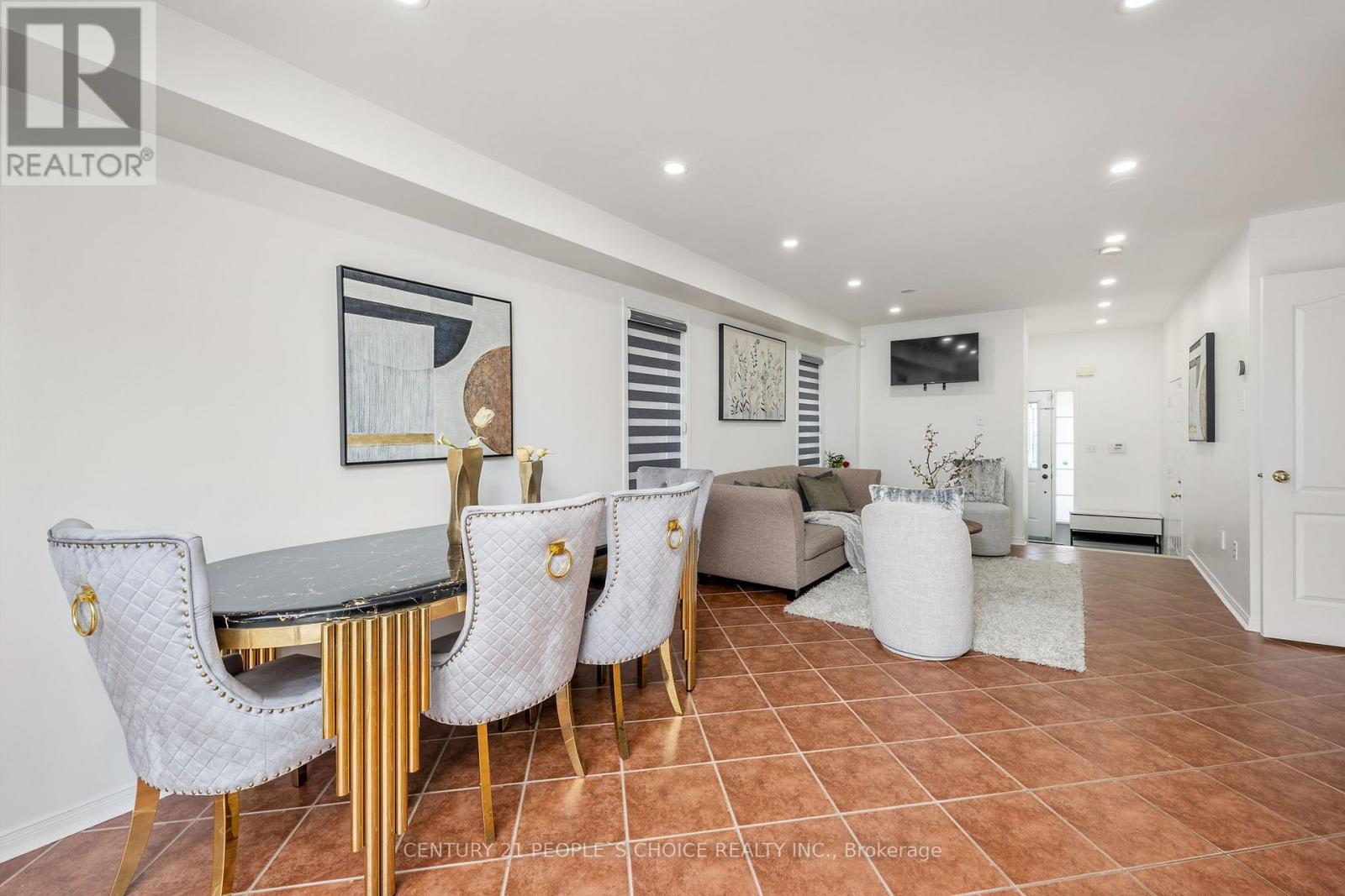 25 Trumpet Valley Boulevard, Brampton, Ontario  L7A 3P4 - Photo 5 - W12545644