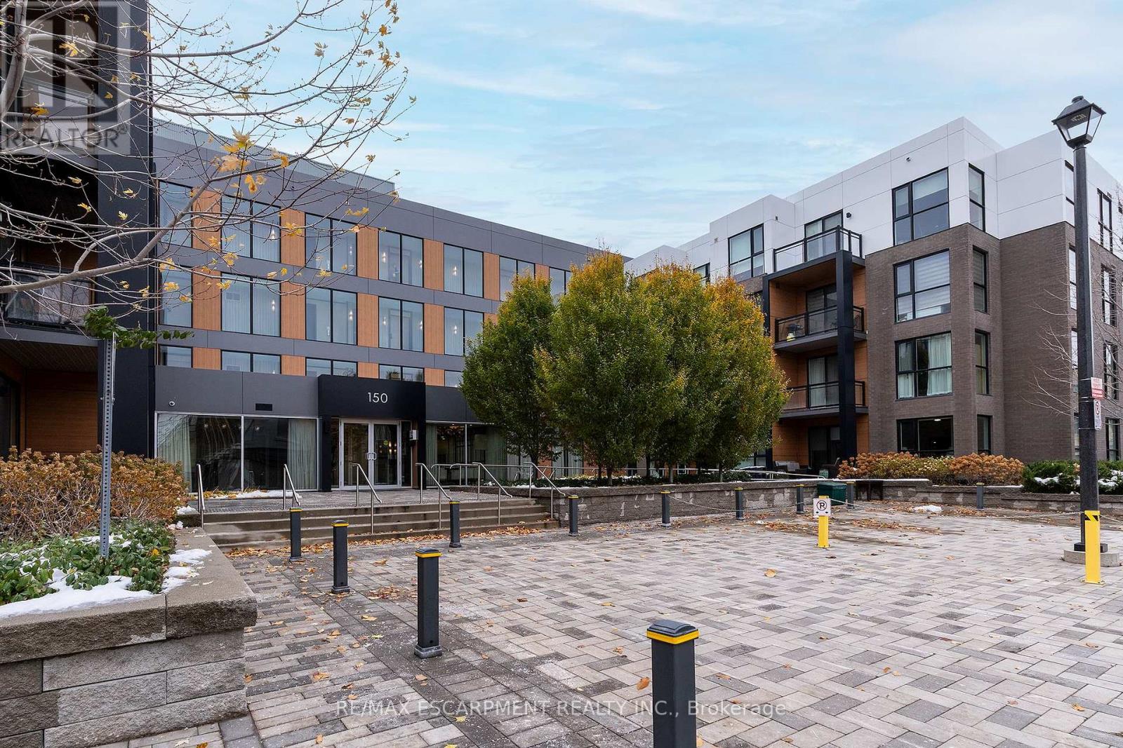 316 - 150 SABINA DRIVE, Oakville, Ontario