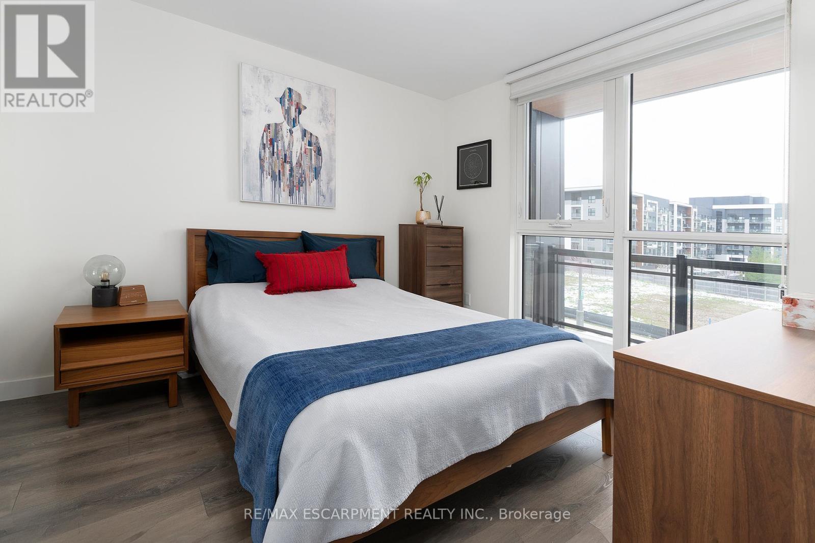 316 - 150 Sabina Drive, Oakville, Ontario  L6H 0W3 - Photo 14 - W12545652