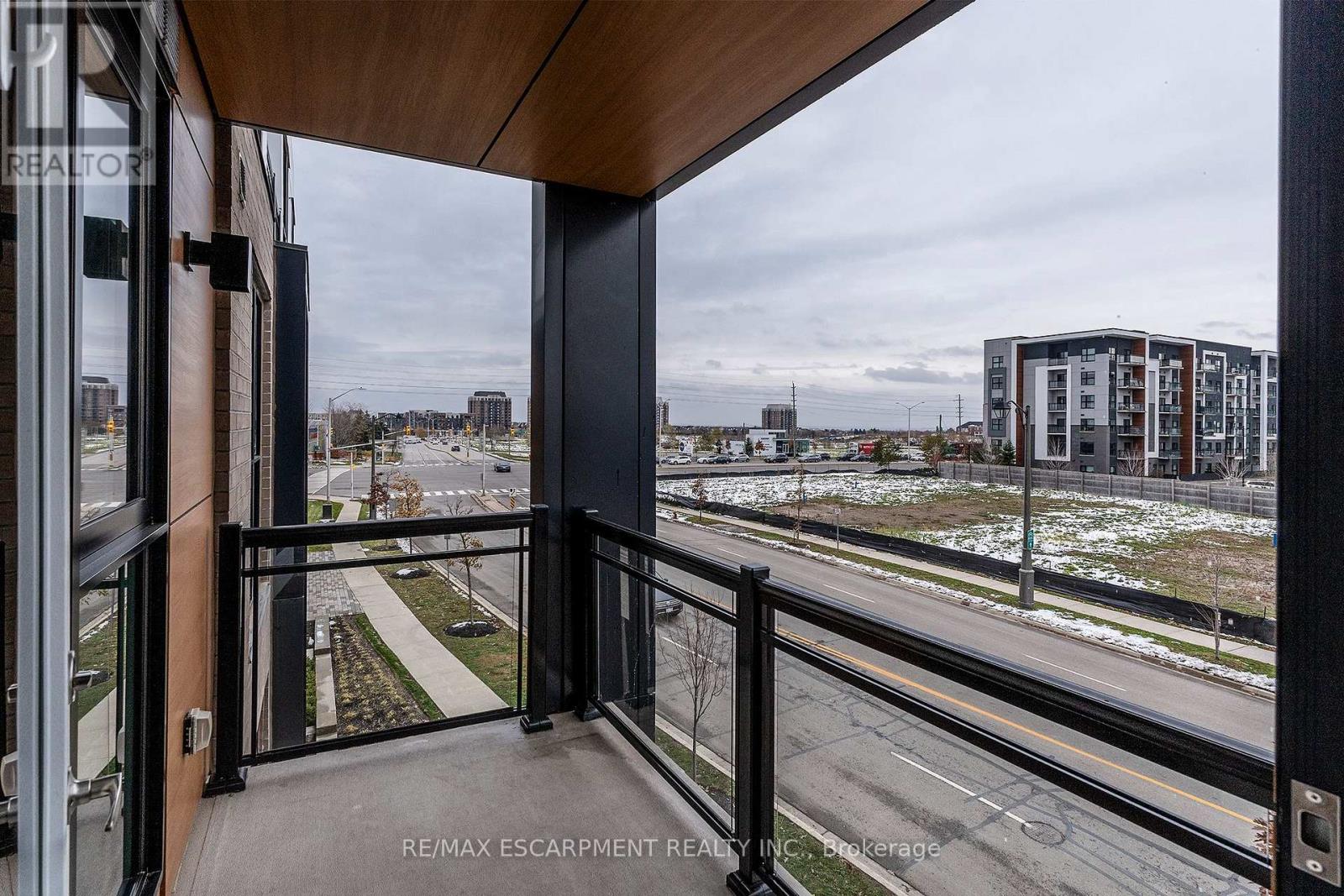 316 - 150 Sabina Drive, Oakville, Ontario  L6H 0W3 - Photo 19 - W12545652