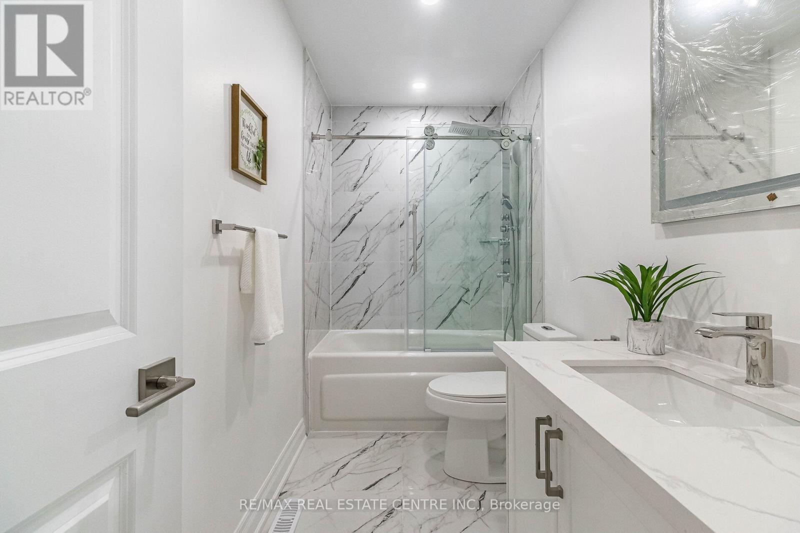 1048 Robarts Road, Oakville, Ontario L6H 2B1 - Photo 28 - W12545666