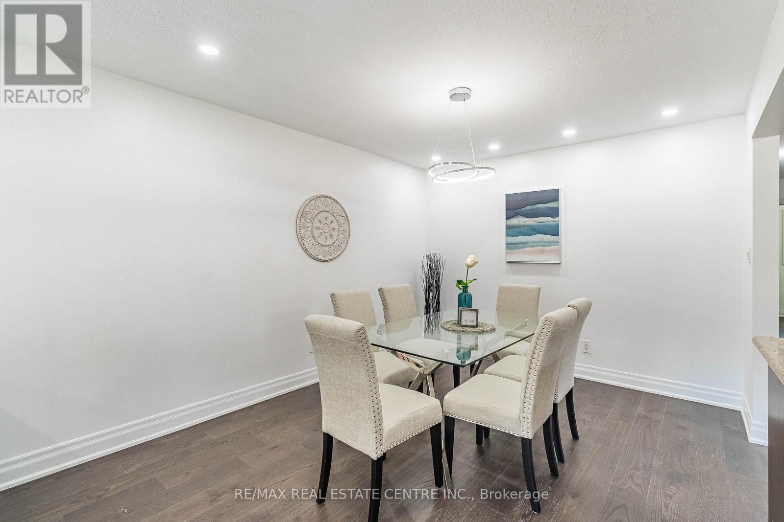 1048 Robarts Road, Oakville, Ontario L6H 2B1 - Photo 7 - W12545666