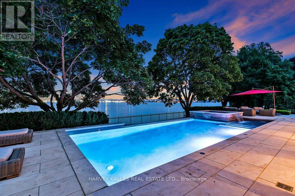 90 Oaklands Park Court, Burlington, Ontario  L7T 4G9 - Photo 17 - W12545674