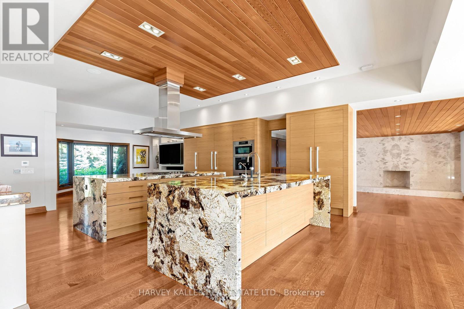 90 Oaklands Park Court, Burlington, Ontario  L7T 4G9 - Photo 9 - W12545674