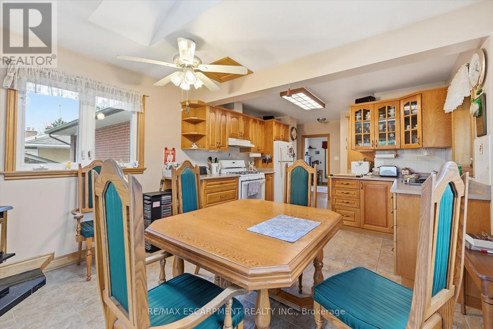 237 Mohawk Road, Oakville, Ontario  L6L 2Z1 - Photo 13 - W12545692