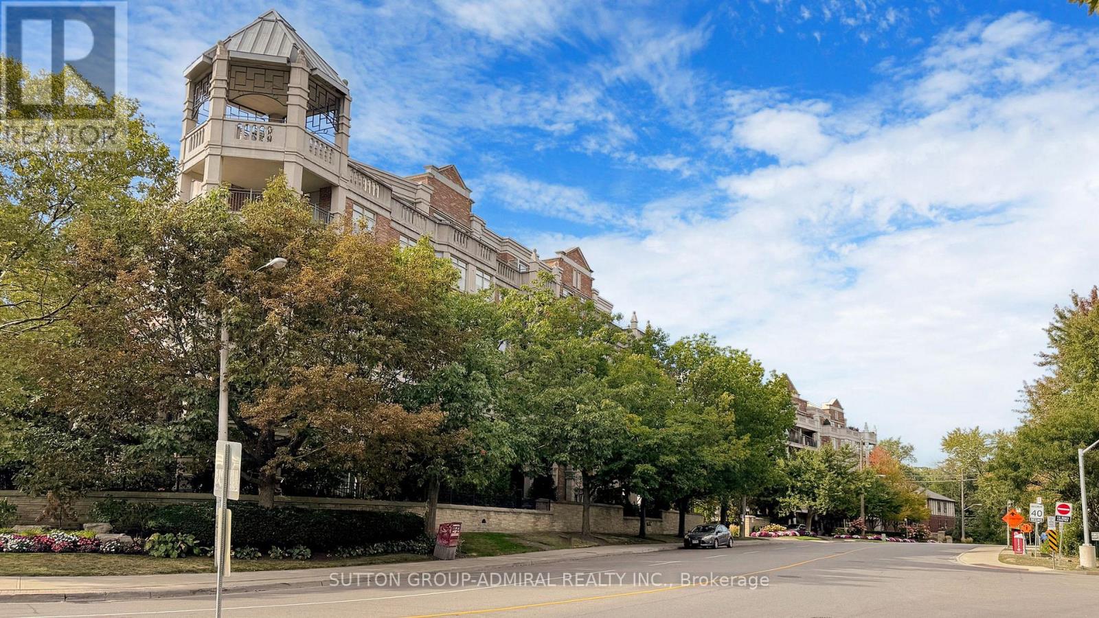 207 - 10 Old Mill Trail, Toronto, Ontario  M8X 2Y9 - Photo 32 - W12545734